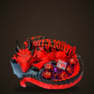 Dragón rojo dormido con rayas negras, sosteniendo dados de rol