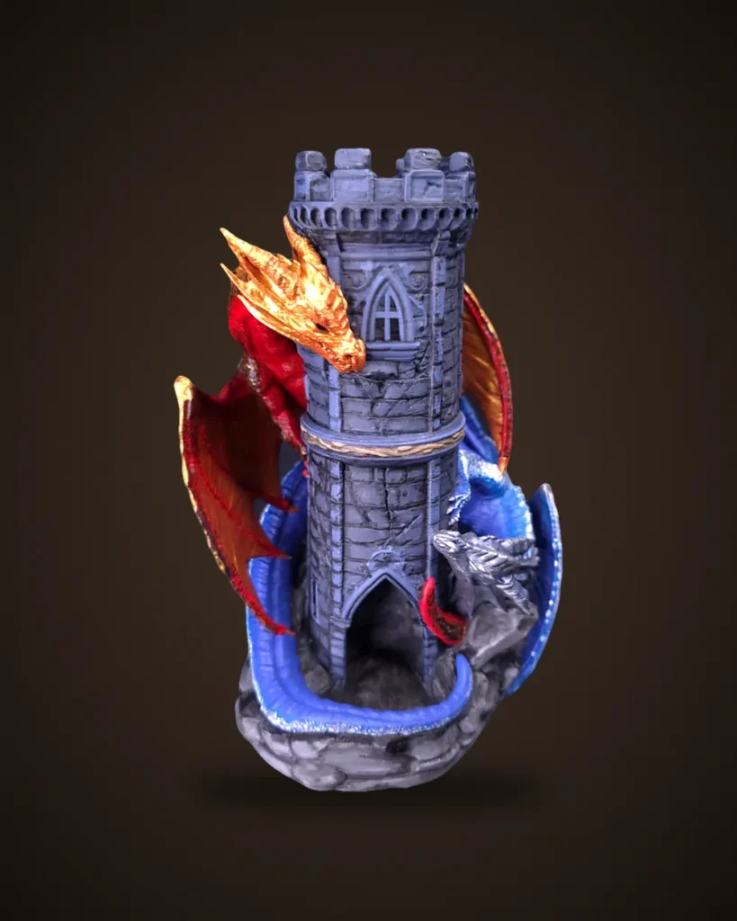 Torre de dados con dragones rojo-oro y azul pintados a mano